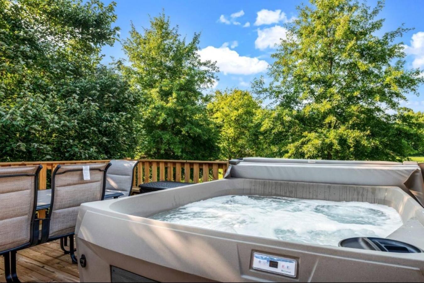 Creekside Cottage*Hot Tub*Entire Home-ピジョンフォージ エクステリア 写真