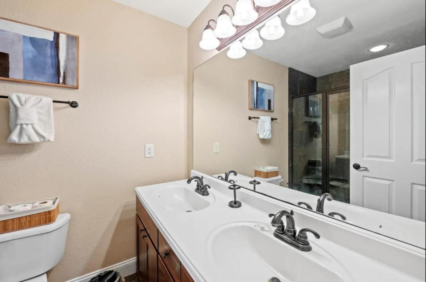 Creekside Cottage*Hot Tub*Entire Home-ピジョンフォージ エクステリア 写真