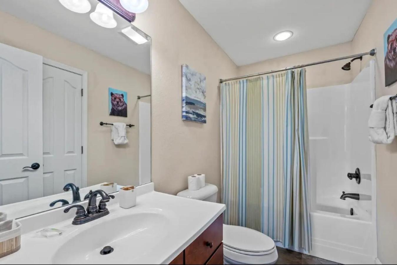 Creekside Cottage*Hot Tub*Entire Home-ピジョンフォージ エクステリア 写真