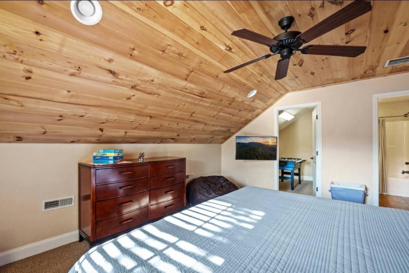 Creekside Cottage*Hot Tub*Entire Home-ピジョンフォージ エクステリア 写真